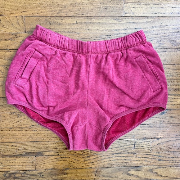 ENTIREWORLD - | Sweatshorts. Women's. Type D, Version 3. Classic Red. Small - Picture 2 of 6